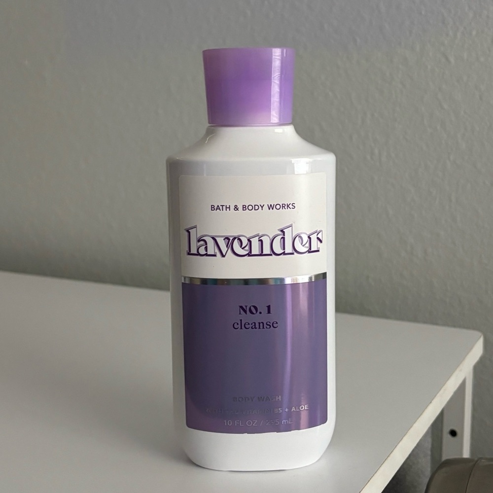 Bath & Body Works Lavender Aloe Infused Body Wash